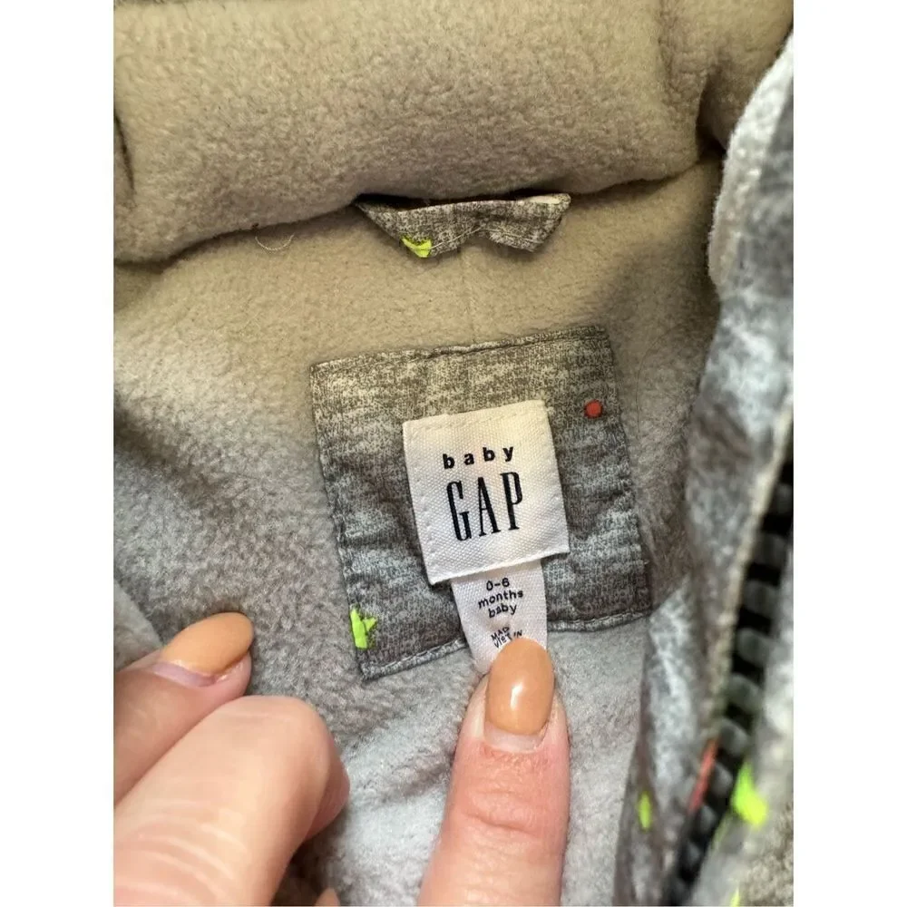 Baby Gap Unisex 0-6MO One Piece Footie Fleece Lined Grey Star Outfit